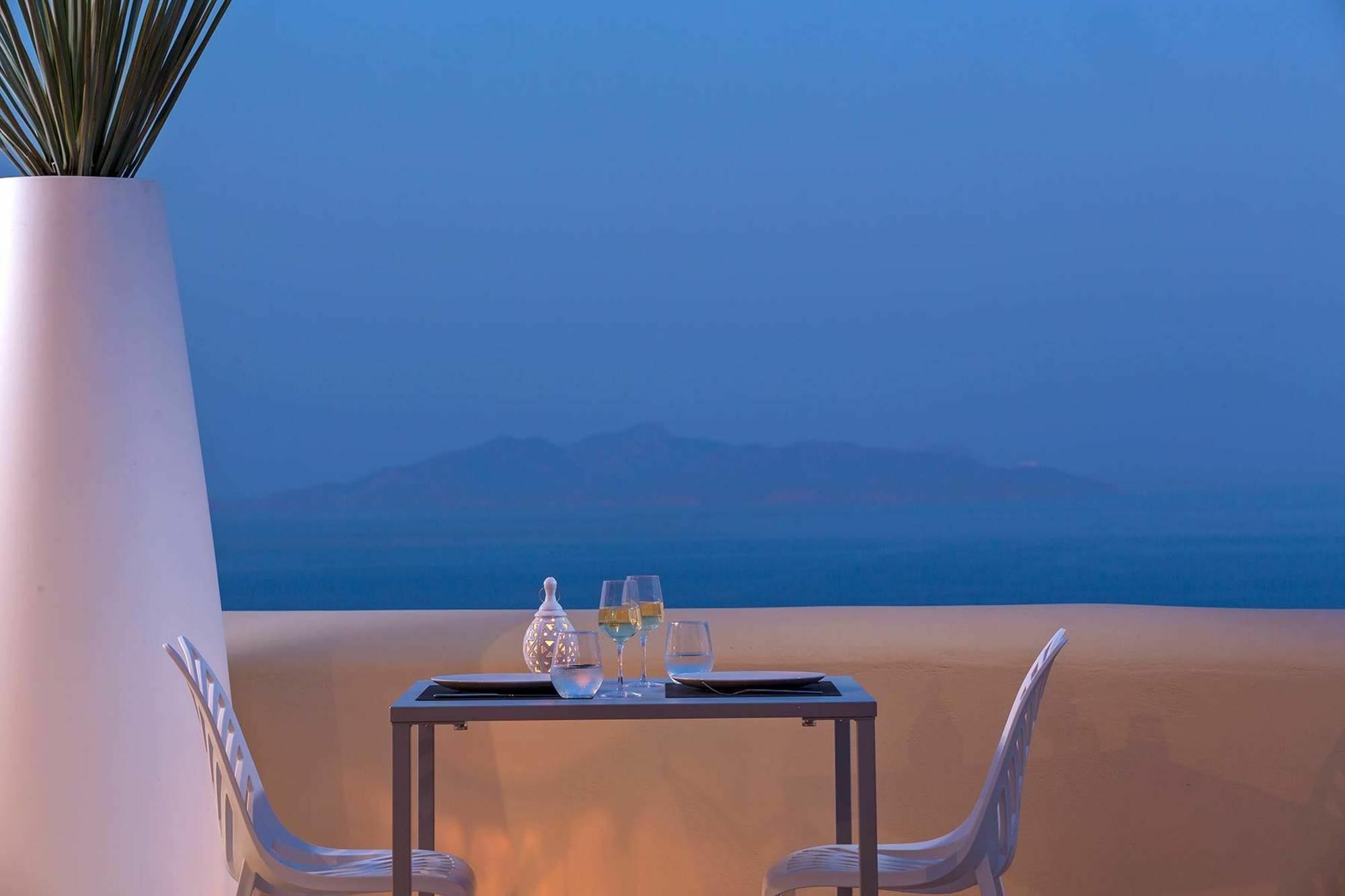 Skyfall Suites - Adults Only Pýrgos Exterior foto